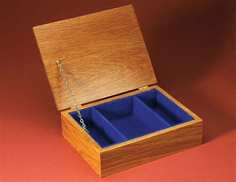 lining jewelry boxes with black felt